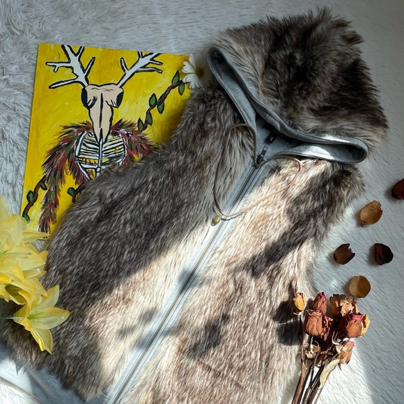 Y2k Faux fur furry hooded reversible sweater vest - Picture 3 of 17